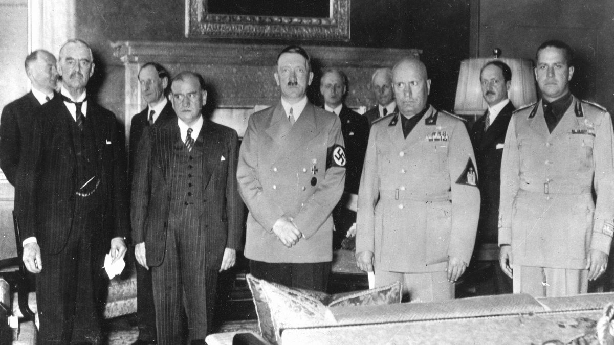 10-Minute Talks: The Hitler conspiracies – the Third Reich and the paranoid  imagination | The British Academy