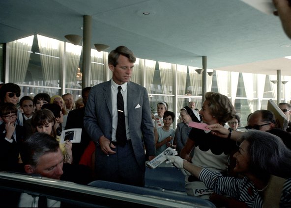 Rally for Robert F. Kennedy. Image credit: Ron Galella / Getty Images.