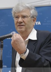 Photo of Barak Aharon speaking at an event