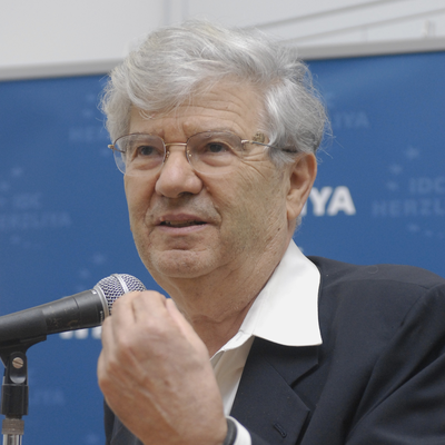 Photo of Barak Aharon speaking at an event