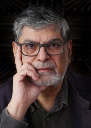 Headshot of Rustom Bharucha | Photo: Farah Gherda