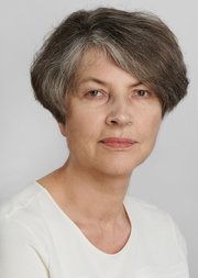 Portrait photo of Professor Elżbieta Witkowska-Zaremba FBA