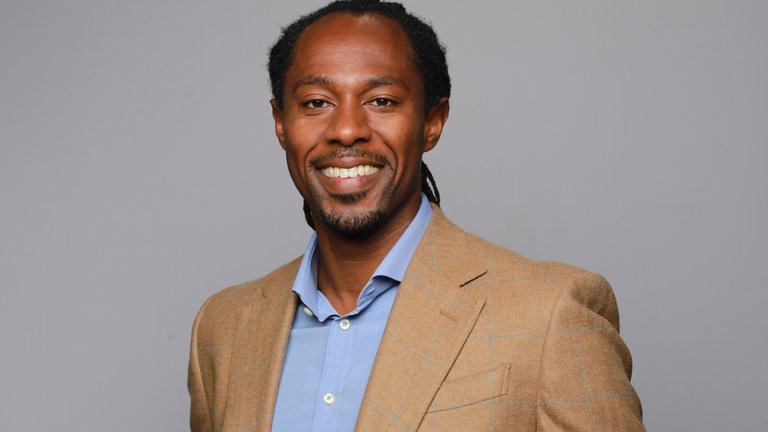 Photograph of Keon West