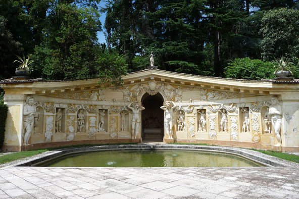 Villa Barbaro, Maser. Nymphaeum (Wikimedia Commons)