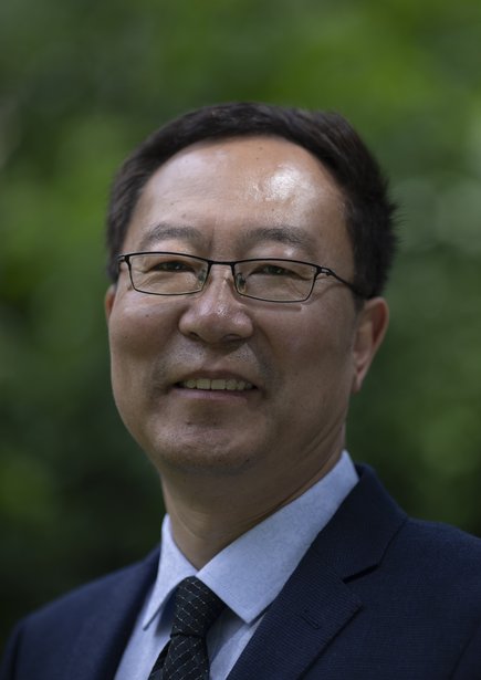 Headshot of Li Wei