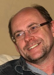 Portrait photo of Professor Simon Burgess FBA