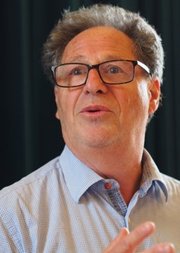 Headshot of Professor Saul Estrin FBA