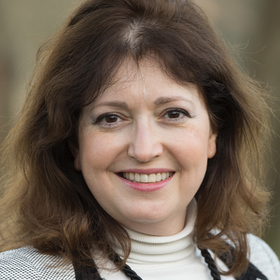 Headshot of Professor Annabelle Gawer FBA (credit Paul Stead Photography)