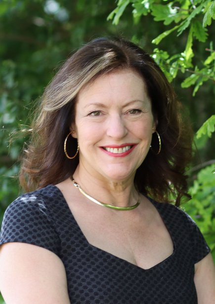 Portrait photo of Professor Edith Hall FBA