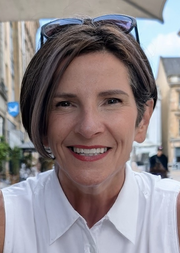 Headshot of Professor Jennifer Smith FBA