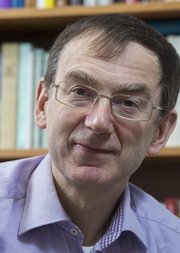 Headshot of Andrew Pettegree