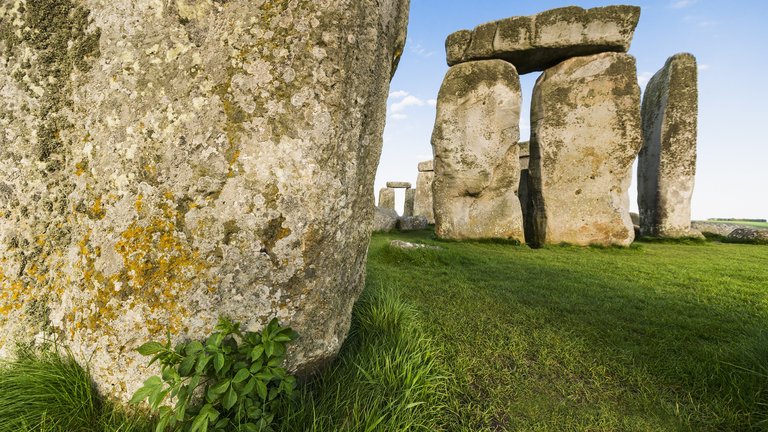 New scientific discoveries: reinterpreting Stonehenge