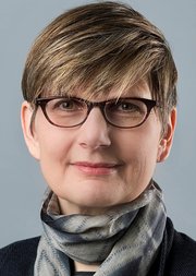 Portrait photo of Professor Wanda J Orlikowski FBA