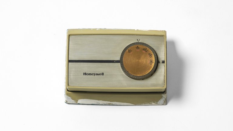 Honeywell thermostat, 1980s, courtesy of the Museum of the Home.