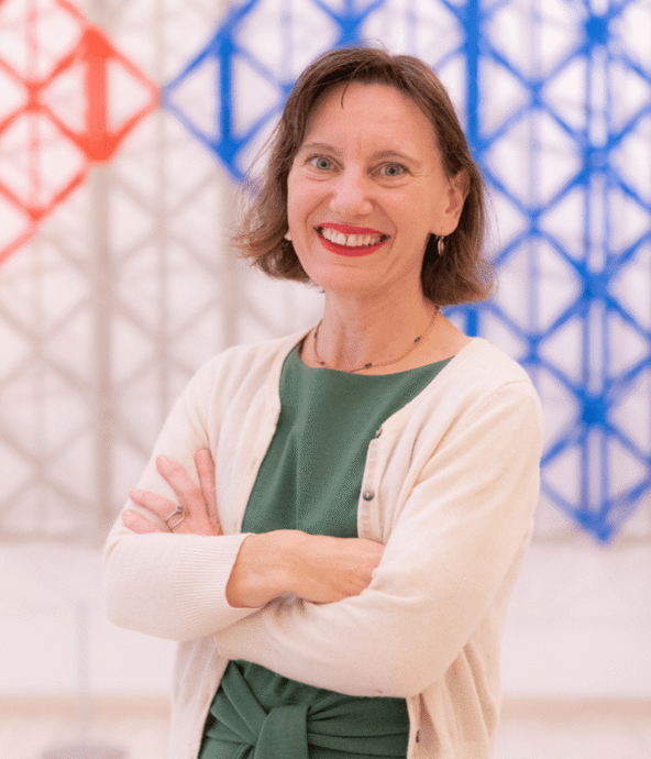 Karen Bauer Headshot