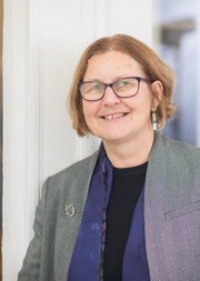 Headshot of Nancy Edwards