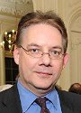 neil-macrae.jpg